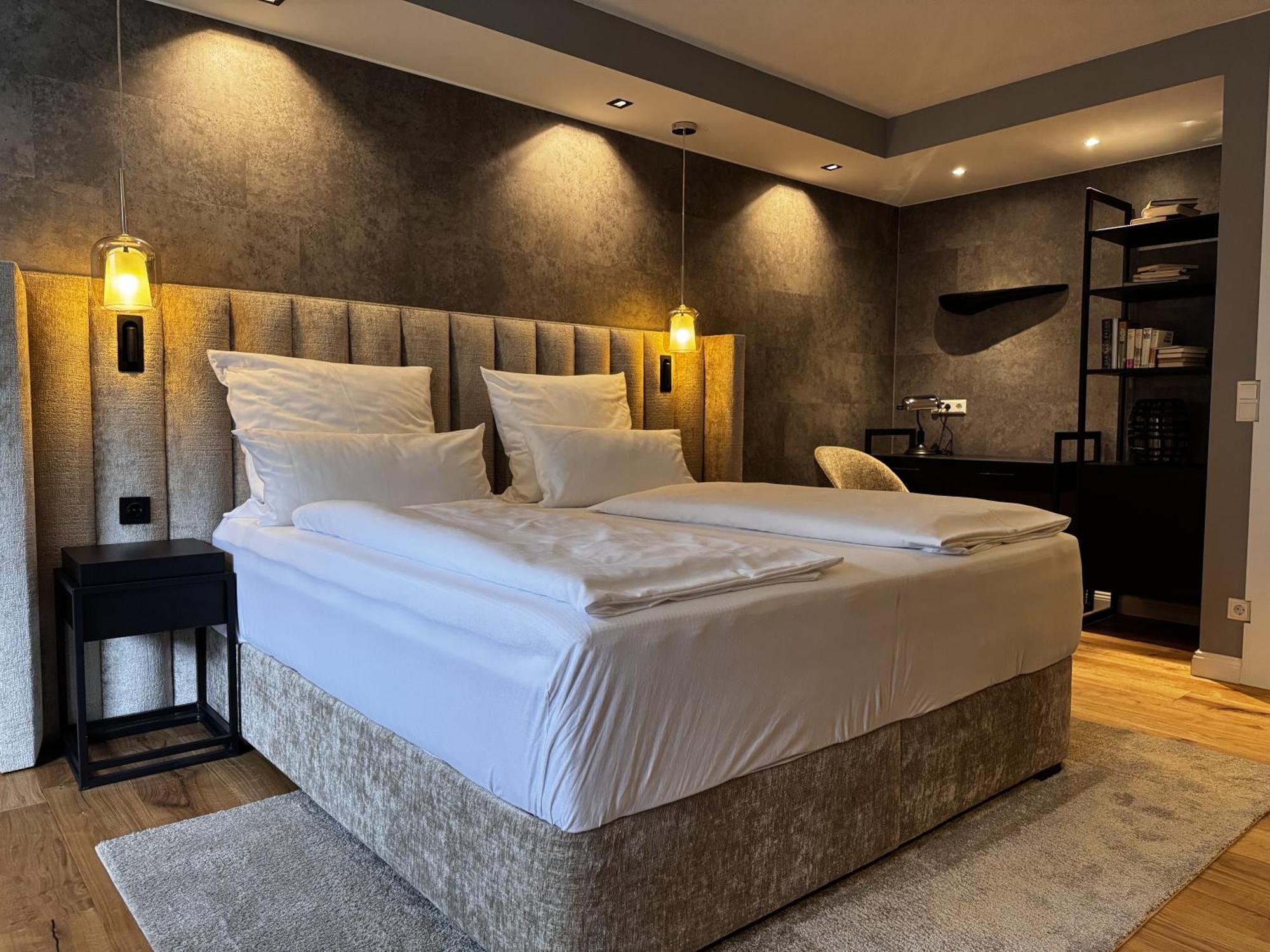 Hotel Luisenpark バート・ベルクツァーバーン エクステリア 写真